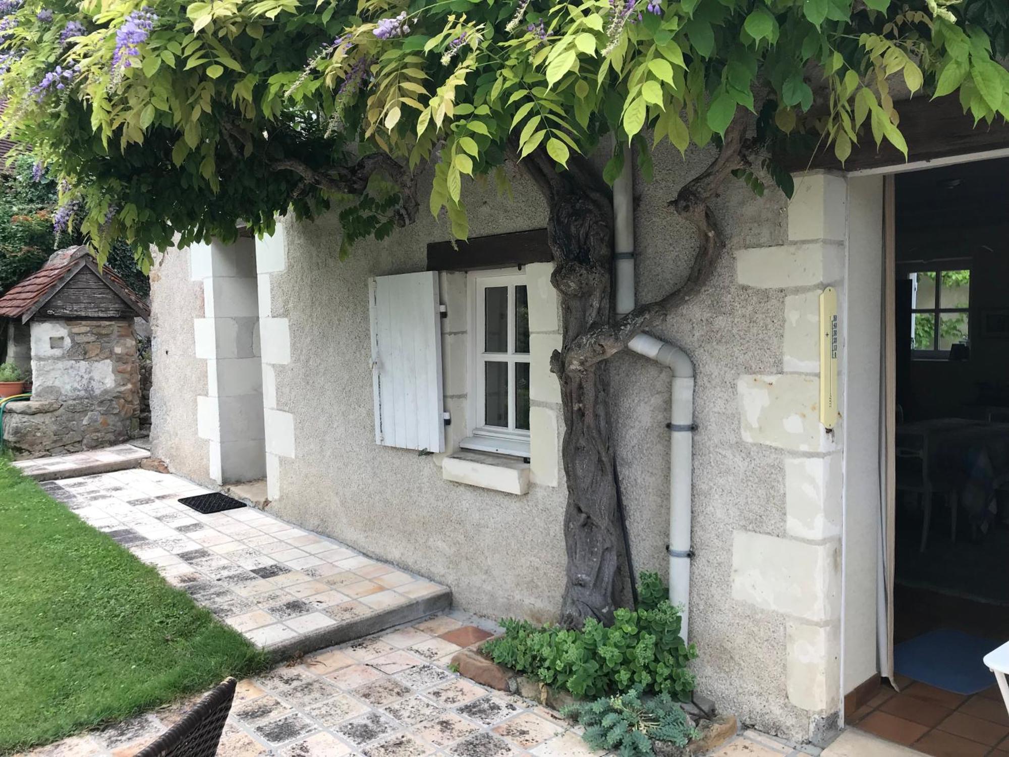 La Mauverniere, 2 Independants, 1 Grande Piscine Exterieure, Jardin Arbore Holiday home Descartes