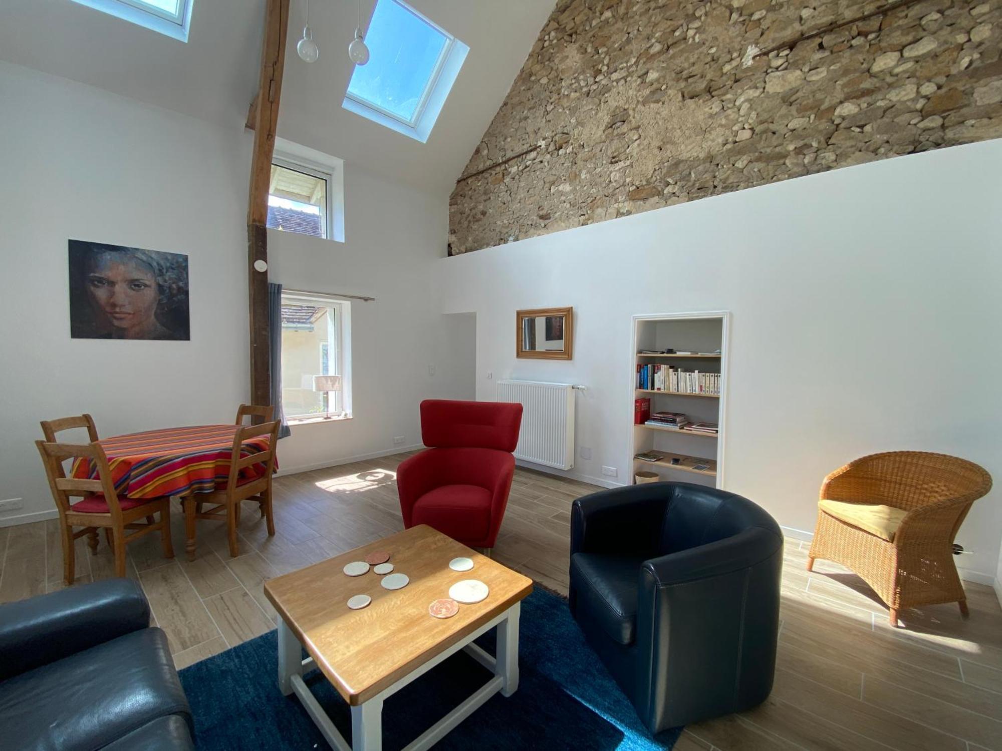 Holiday home La Mauverniere, 2 Independants, 1 Grande Piscine Exterieure, Jardin Arbore Descartes